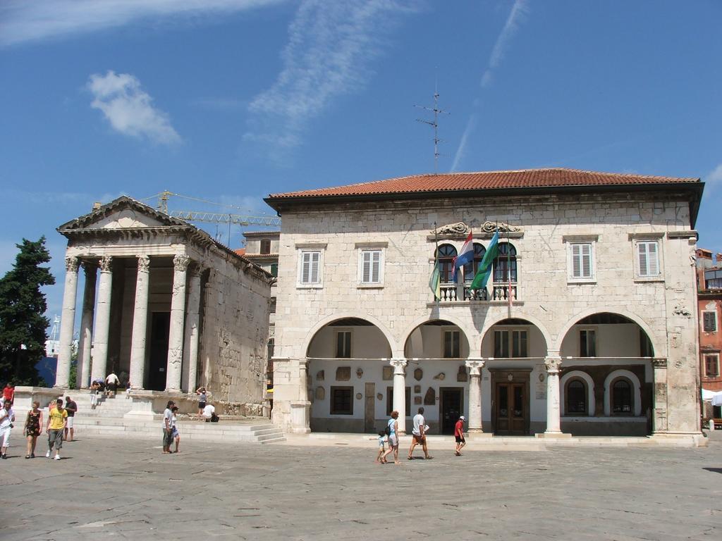 Apartments Centurio Pula Buitenkant foto