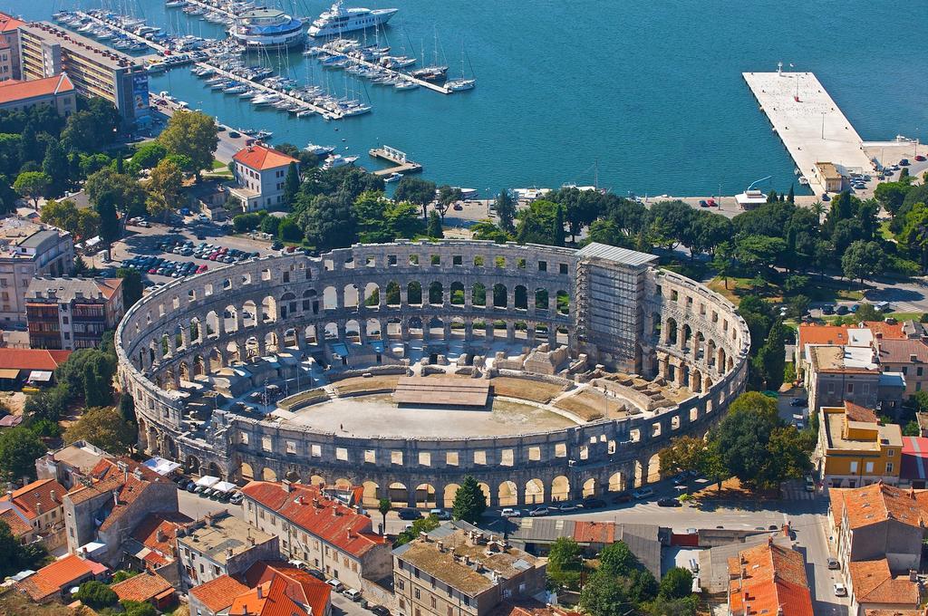 Apartments Centurio Pula Buitenkant foto